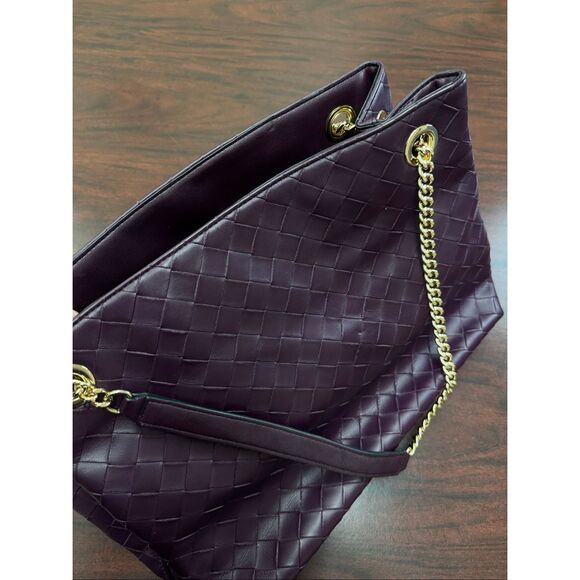 Victoria’s Secret Shoulder Bag with Chain - Picture 7 of 10